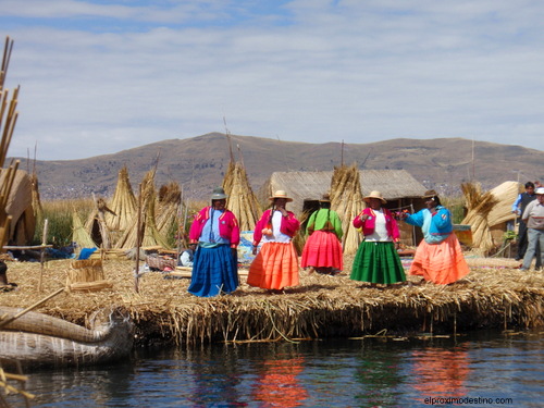Islas flotantes del Lago Titicaca