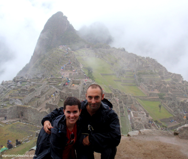 Meritxell y David en Machu Pichhu 