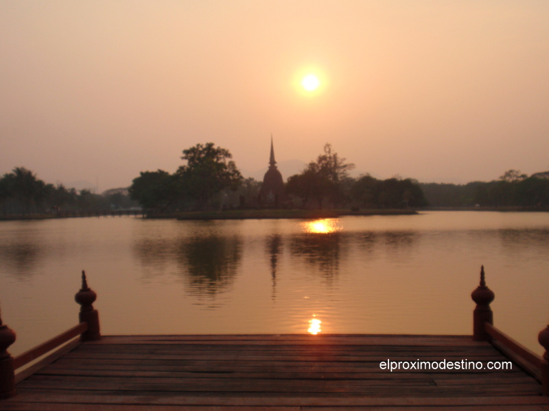 Atardecer en Sukhothai