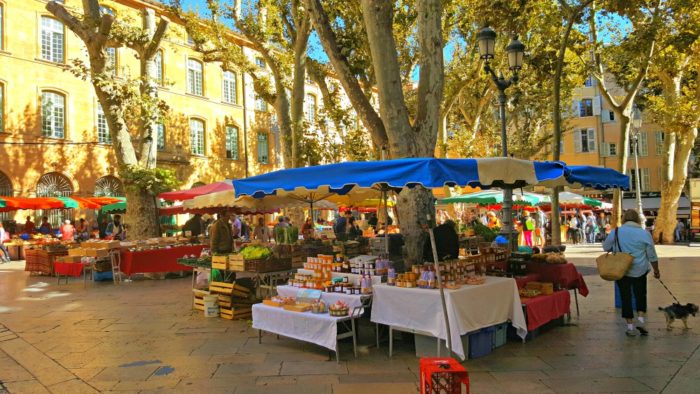 Mercados típicos en la Provenza