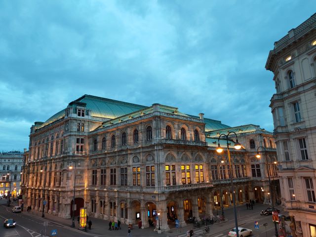 entrar a la Ópera de Viena 
